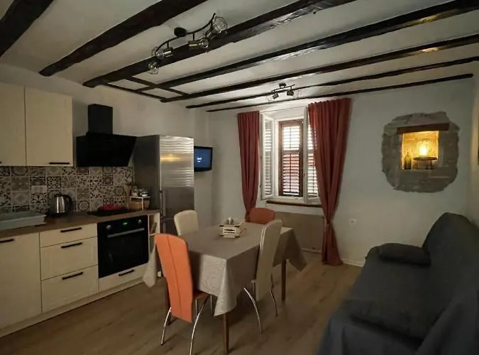 Mora Cantada 아파트 피란